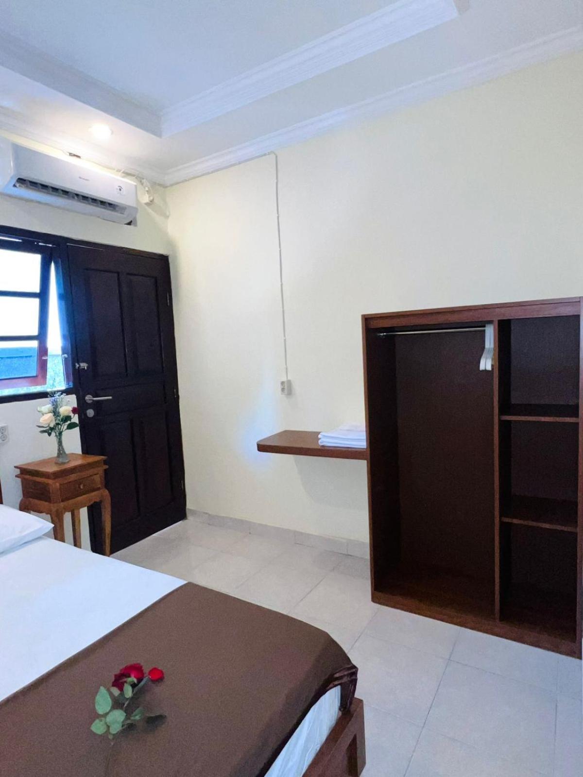 Zigiz Lovina Hostel Buitenkant foto